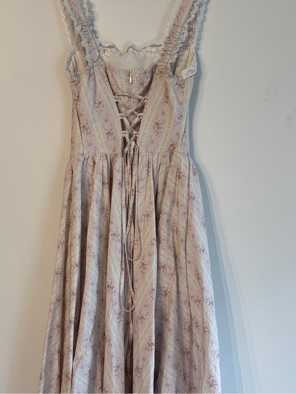 Cider SWEETHEART DITSY FLORAL LACE UP MAXI DRESS - size S - Picture 4 of 4